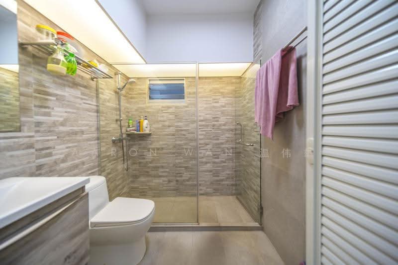 426D Yishun Avenue 11, 426D Yishun Avenue 11, Sembawang / Yishun, 3 Bedrooms, 1,206 sqft, HDB Flat For Sale, by Aaron Wan 温伟雄, 500280304 - Bathroom - PropertyGuru.com.sg