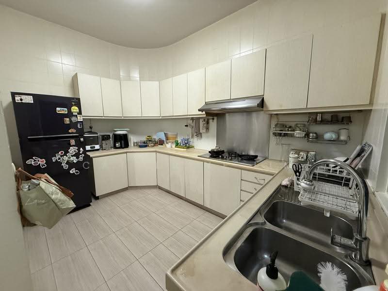 Mandarin Gardens, 3 Siglap Road, East Coast / Marine Parade, 3 Bedrooms, 1,786 sqft, Condominium For Rent, by Catherine Lim, 500280318 - Kitchen - PropertyGuru.com.sg