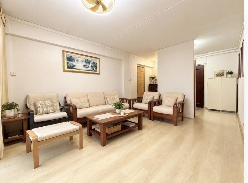 606 Woodlands Ring Road, 606 Woodlands Ring Road, Admiralty / Woodlands, 3 Bedrooms, 1,313 sqft, HDB Flat For Sale, by Michelle Lee, 500280321 - Living Room - PropertyGuru.com.sg