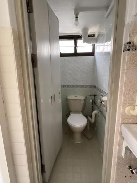 32 Marine Crescent, 32 Marine Crescent, East Coast / Marine Parade, 2 Bedrooms, 699 sqft, HDB Flat For Rent, by Carol Gan, 500280326 - Bathroom - PropertyGuru.com.sg
