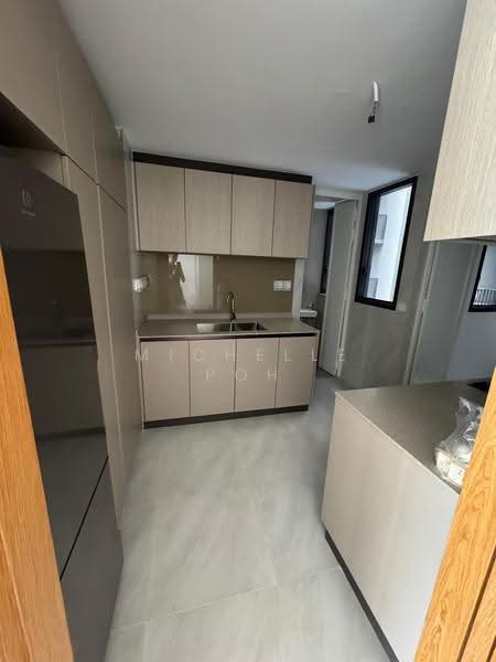 Penrose, 26 Sims Drive, Eunos / Geylang / Paya Lebar, 3 Bedrooms, 1,055 sqft, Condominium For Sale, by Michelle Poh, 500280329 - Kitchen - PropertyGuru.com.sg