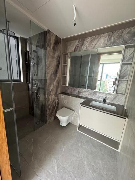 Penrose, 26 Sims Drive, Eunos / Geylang / Paya Lebar, 3 Bedrooms, 1,055 sqft, Condominium For Sale, by Michelle Poh, 500280329 - Bathroom - PropertyGuru.com.sg
