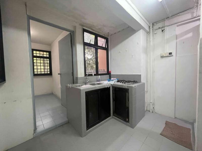 107 Jalan Bukit Merah, 107 Jalan Bukit Merah, Alexandra / Commonwealth, 3 Bedrooms, 678 sqft, HDB Flat For Sale, by Andrew Ng, 500280334 - Kitchen - PropertyGuru.com.sg