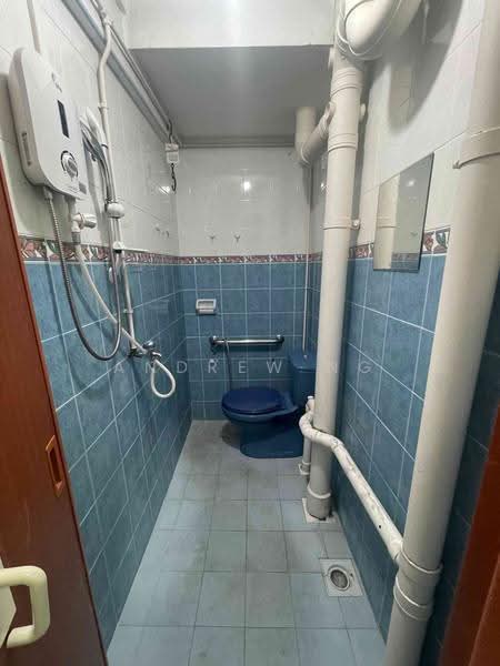 107 Jalan Bukit Merah, 107 Jalan Bukit Merah, Alexandra / Commonwealth, 3 Bedrooms, 678 sqft, HDB Flat For Sale, by Andrew Ng, 500280334 - Bathroom - PropertyGuru.com.sg
