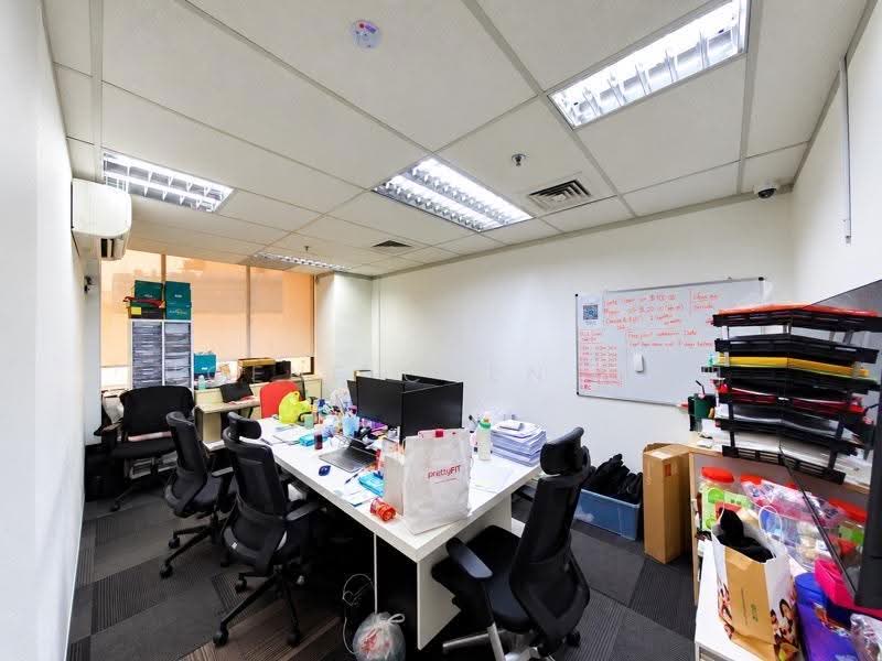 International Plaza, 10 10, Chinatown / Tanjong Pagar, 2,217 sqft, Office For Sale, by Eugene Chen 陈加明, 500280339 - CommercialGuru.com.sg