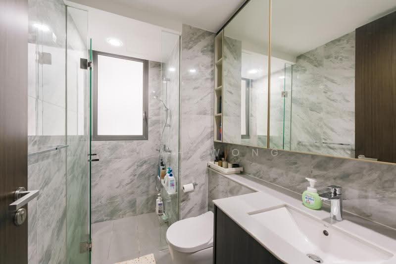 Clavon, Clementi Avenue 1, Buona Vista / West Coast / Clementi New Town, 4 Bedrooms, 1,356 sqft, Condominium For Sale, by Sarah Wong, 500280340 - Bathroom - PropertyGuru.com.sg