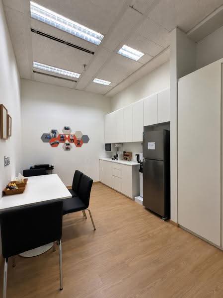 61 Robinson, 61 Robinson Road, Boat Quay / Raffles Place / Marina, 2,207 sqft, Office For Rent, by Joanna Zhou, 500280348 - Kitchen - CommercialGuru.com.sg