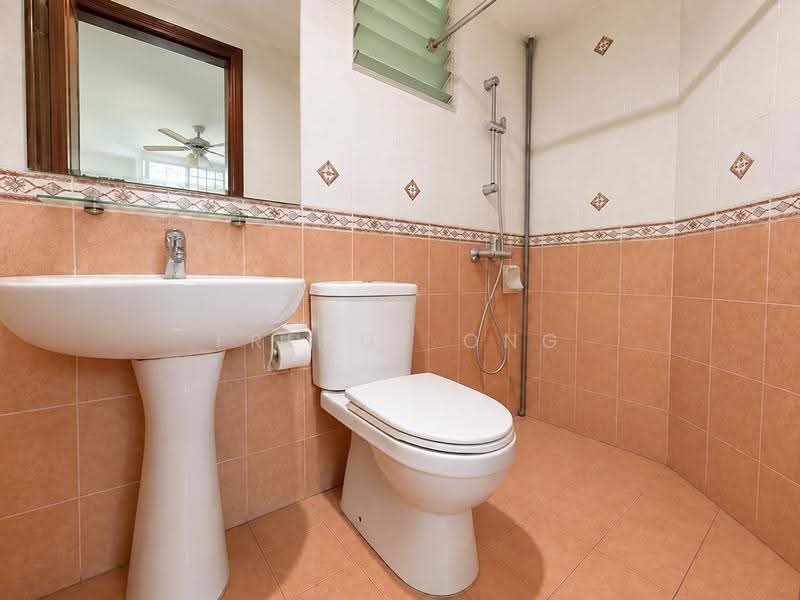 Maysprings, 2 Petir Road, Dairy Farm / Bukit Panjang / Choa Chu Kang, 2 Bedrooms, 905 sqft, Apartment For Sale, by Freddy Ong, 500280355 - Bathroom - PropertyGuru.com.sg