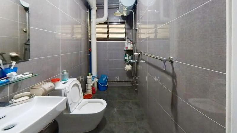 387 Yishun Ring Road, 387 Yishun Ring Road, Sembawang / Yishun, 4 Bedrooms, 1,571 sqft, HDB Flat For Sale, by Shawn Yim, 500280364 - Bathroom - PropertyGuru.com.sg