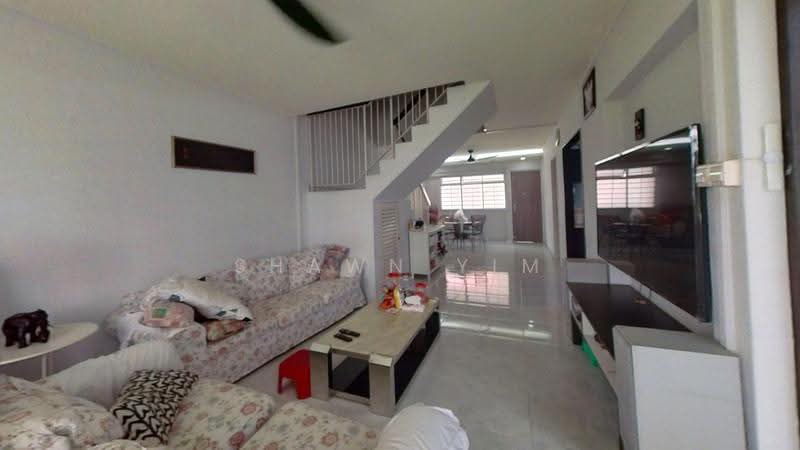387 Yishun Ring Road, 387 Yishun Ring Road, Sembawang / Yishun, 4 Bedrooms, 1,571 sqft, HDB Flat For Sale, by Shawn Yim, 500280364 - Living Room - PropertyGuru.com.sg