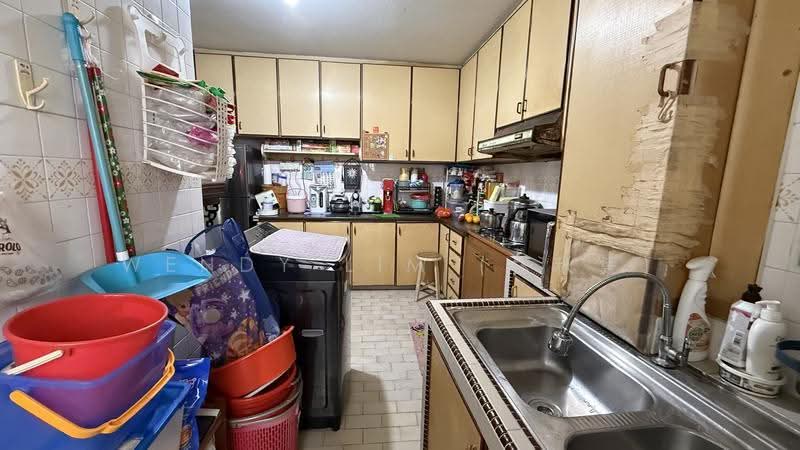 556 Jurong West Street 42, 556 Jurong West Street 42, Boon Lay / Jurong / Tuas, 3 Bedrooms, 1,593 sqft, HDB Flat For Sale, by Wendy Lim (林秋凭), 500280379 - Kitchen - PropertyGuru.com.sg