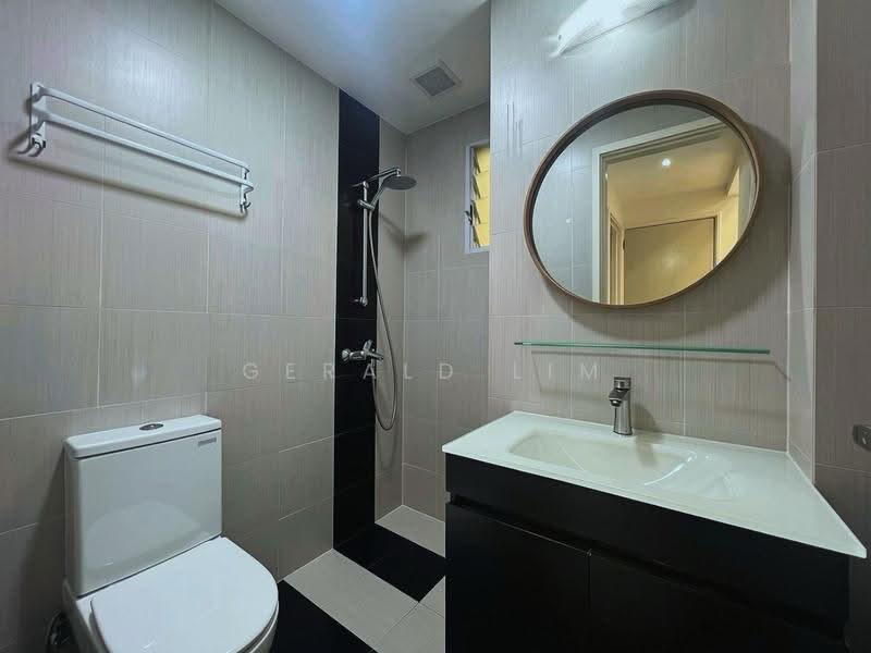 Symphony Heights, 43 Hume Avenue, Clementi Park / Upper Bukit Timah, 2 Bedrooms, 1,076 sqft, Condominium For Sale, by Gerald Lim, 500280383 - Bathroom - PropertyGuru.com.sg