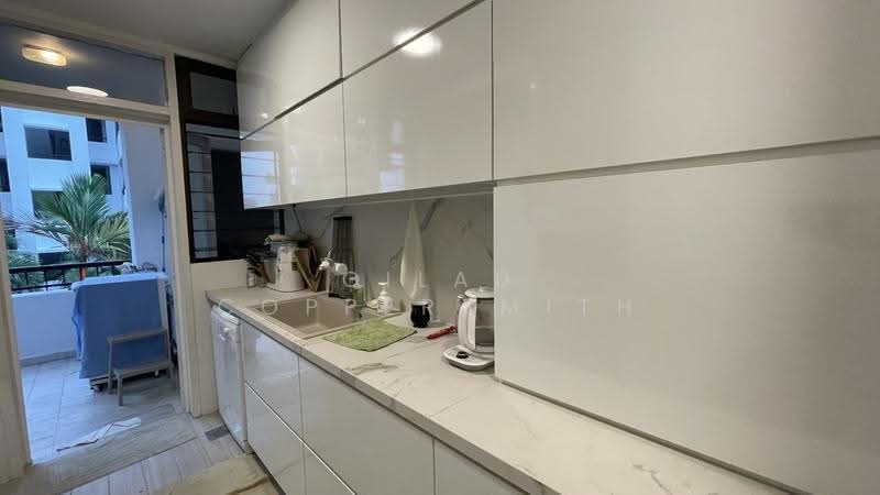 Tanglin Park, 1 Ridley Park, Tanglin / Holland / Bukit Timah, 3 Bedrooms, 1,335 sqft, Condominium For Rent, by Gilad Coppersmith, 500280394 - Kitchen - PropertyGuru.com.sg