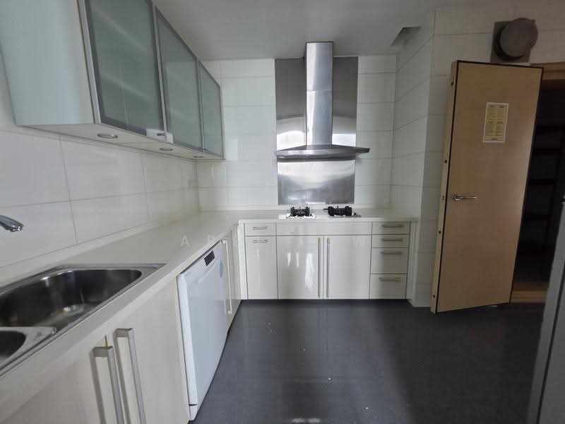 Cairnhill Crest, 2 Cairnhill Circle, Orchard / River Valley, 2 Bedrooms, 1,206 sqft, Condominium For Rent, by Abel Low, 500280395 - PropertyGuru.com.sg