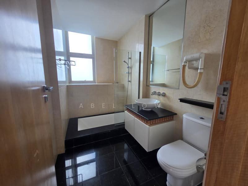 Cairnhill Crest, 2 Cairnhill Circle, Orchard / River Valley, 2 Bedrooms, 1,206 sqft, Condominium For Rent, by Abel Low, 500280395 - PropertyGuru.com.sg