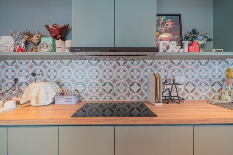 402B Fernvale Lane, 402B Fernvale Lane, Seletar / Yio Chu Kang, 3 Bedrooms, 1,216 sqft, HDB Flat For Sale, by Christine Tan, 500280396 - Kitchen - PropertyGuru.com.sg