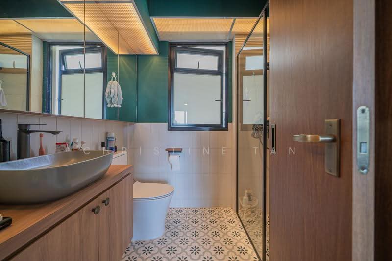 402B Fernvale Lane, 402B Fernvale Lane, Seletar / Yio Chu Kang, 3 Bedrooms, 1,216 sqft, HDB Flat For Sale, by Christine Tan, 500280396 - Bathroom - PropertyGuru.com.sg