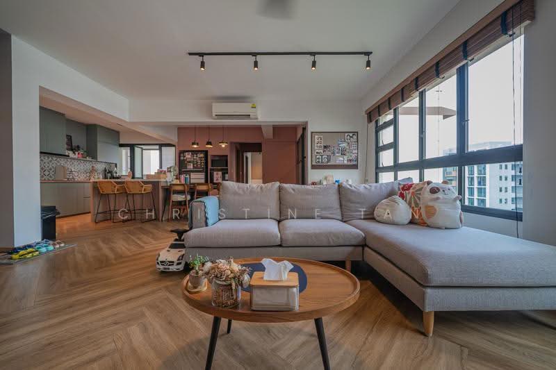402B Fernvale Lane, 402B Fernvale Lane, Seletar / Yio Chu Kang, 3 Bedrooms, 1,216 sqft, HDB Flat For Sale, by Christine Tan, 500280396 - Living Room - PropertyGuru.com.sg