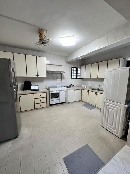 Laguna Park, 5000F Marine Parade Road, East Coast / Marine Parade, Room Rental, 130 sqft, Apartment For Rent, by Tay Shaoqi, 500280406 - Kitchen - PropertyGuru.com.sg