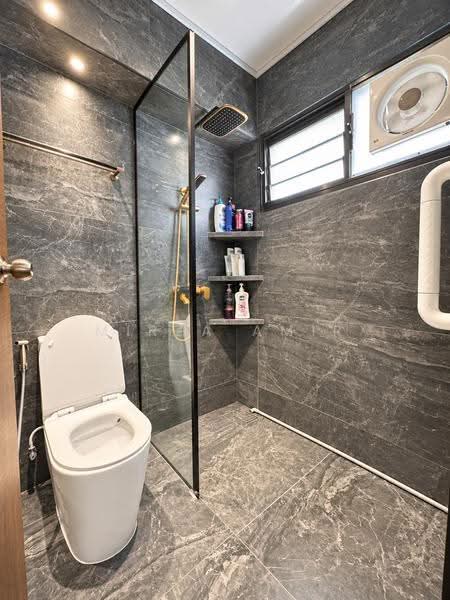 716 Tampines Street 71, 716 Tampines Street 71, Pasir Ris / Tampines, 3 Bedrooms, 1,066 sqft, HDB Flat For Sale, by Mirza Amir, 500280437 - Bathroom - PropertyGuru.com.sg