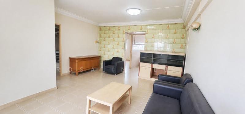 211 Jurong East Street 21, 211 Jurong East Street 21, Boon Lay / Jurong / Tuas, 3 Bedrooms, 1,011 sqft, HDB Flat For Sale, by Rosalind Loh, 500280449 - Living Room - PropertyGuru.com.sg