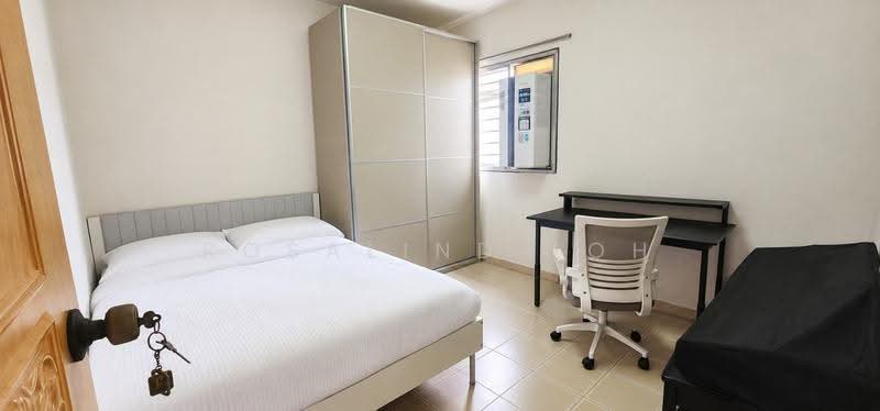 211 Jurong East Street 21, 211 Jurong East Street 21, Boon Lay / Jurong / Tuas, 3 Bedrooms, 1,011 sqft, HDB Flat For Sale, by Rosalind Loh, 500280449 - Bedroom - PropertyGuru.com.sg