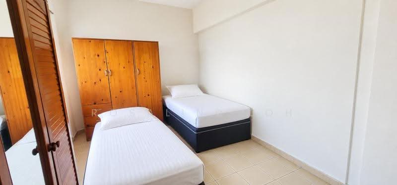 211 Jurong East Street 21, 211 Jurong East Street 21, Boon Lay / Jurong / Tuas, 3 Bedrooms, 1,011 sqft, HDB Flat For Sale, by Rosalind Loh, 500280449 - Bedroom - PropertyGuru.com.sg