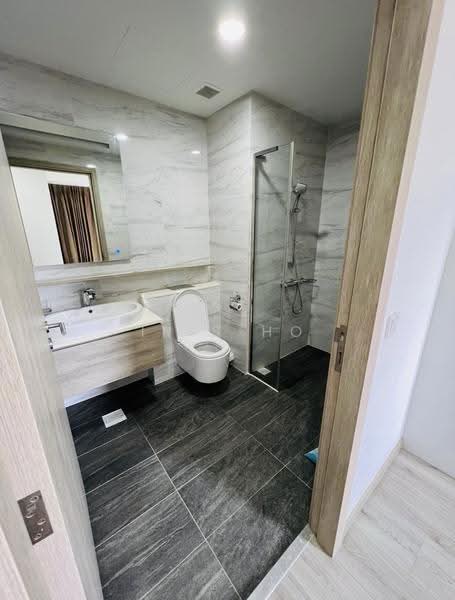 The Alps Residences, 101 Tampines Street 86, Pasir Ris / Tampines, 2 Bedrooms, 689 sqft, Condominium For Sale, by Iris Ho, 500280455 - Master Bathroom - PropertyGuru.com.sg