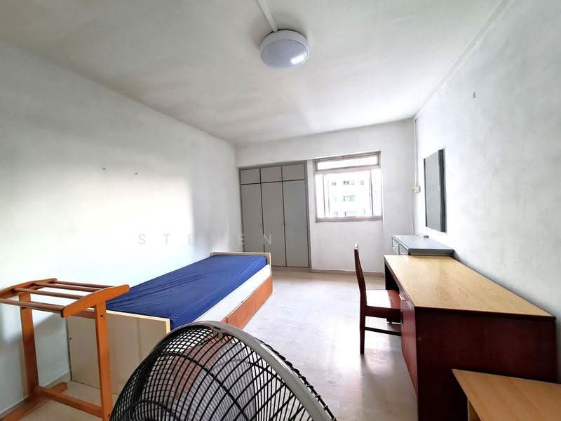 107 Jurong East Street 13, 107 Jurong East Street 13, Boon Lay / Jurong / Tuas, Room Rental, 120 sqft, HDB Flat For Rent, by Steven Choo, 500280462 - Bedroom - PropertyGuru.com.sg