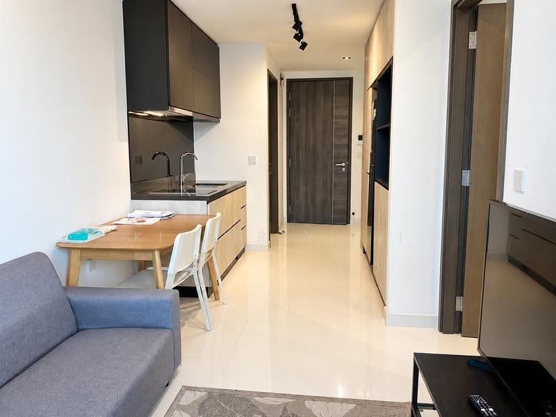 FREEHOLD 2BR in D09, 5 mins to Dhoby Ghaut on 3 lines. Tenanted till May 27., Orchard / River Valley, 3 Bedrooms, 645 sqft, Condominium For Sale, by Kimberly Lai, 500280477 - Kitchen - PropertyGuru.com.sg