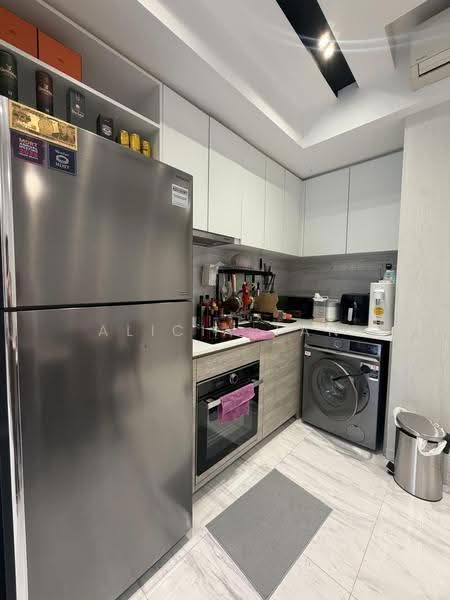 The Alps Residences, Tampines Avenue 10, Pasir Ris / Tampines, 2 Bedrooms, 700 sqft, Condominium For Sale, by Alicia Tan, 500280528 - Kitchen - PropertyGuru.com.sg