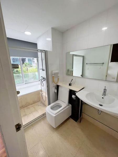 Kerrisdale, 30 Sturdee Road, Farrer Park / Serangoon Rd, Room Rental, 300 sqft, Condominium For Rent, by Andrew Wong, 500280534 - Bathroom - PropertyGuru.com.sg