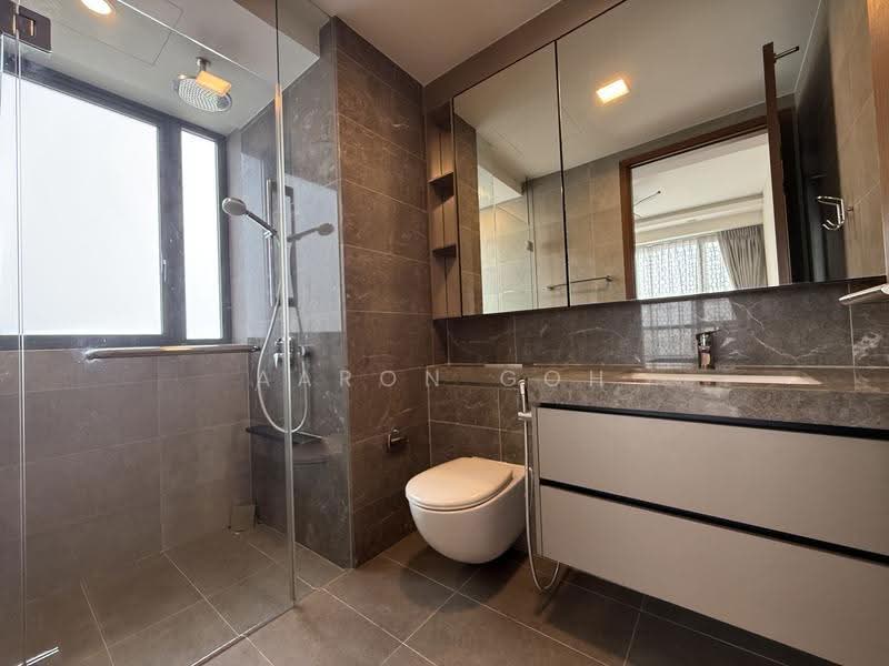 Stirling Residences, 21 Stirling Road, Alexandra / Commonwealth, 3 Bedrooms, 1,055 sqft, Condominium For Rent, by Aaron Goh, 500280566 - Master Bathroom - PropertyGuru.com.sg