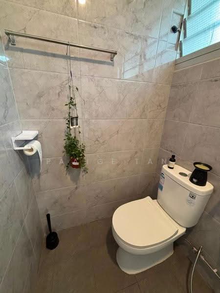 855 Jurong West Street 81, 855 Jurong West Street 81, Boon Lay / Jurong / Tuas, Room Rental, 1,120 sqft, HDB Flat For Rent, by Paaige Tan, 500280570 - Bathroom - PropertyGuru.com.sg