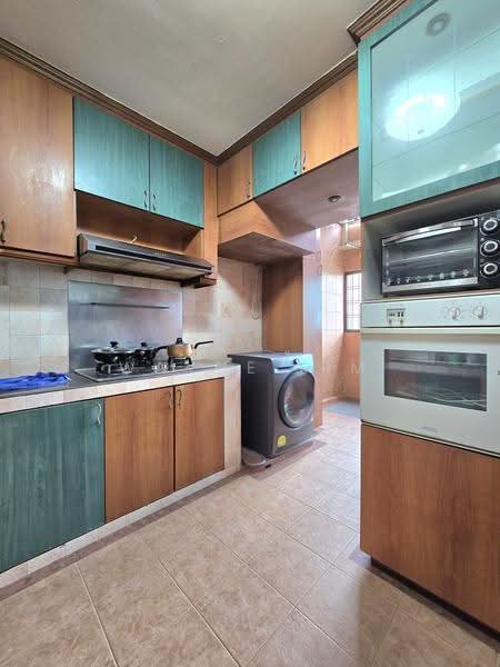 577 Hougang Avenue 4, 577 Hougang Avenue 4, Hougang / Punggol / Sengkang, 4 Bedrooms, 1,507 sqft, HDB Flat For Sale, by Wayne Lim, 500280591 - Kitchen - PropertyGuru.com.sg