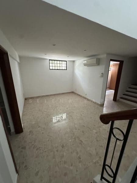 University Park, University Walk, Newton / Novena, 5 Bedrooms, 3,100 sqft, Semi-Detached House For Rent, by Selena Yap, 500280600 - PropertyGuru.com.sg