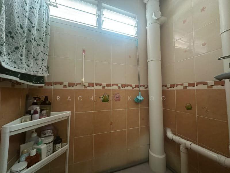 6 Holland Close, 6 Holland Close, Tanglin / Holland / Bukit Timah, Room Rental, 150 sqft, HDB Flat For Rent, by Rachel Khoo, 500280655 - Bathroom - PropertyGuru.com.sg