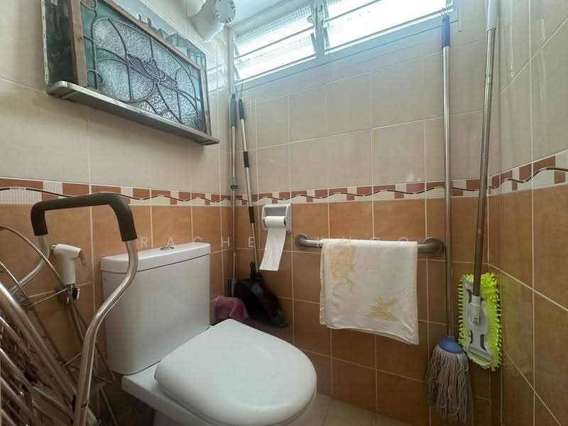 6 Holland Close, 6 Holland Close, Tanglin / Holland / Bukit Timah, Room Rental, 150 sqft, HDB Flat For Rent, by Rachel Khoo, 500280655 - Bathroom - PropertyGuru.com.sg