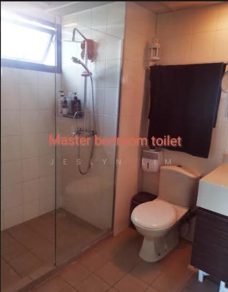 434A Fernvale Road, 434A Fernvale Road, Seletar / Yio Chu Kang, 3 Bedrooms, 1,012 sqft, HDB Flat For Rent, by Jeslyn Lim, 500280679 - Bathroom - PropertyGuru.com.sg
