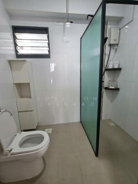 94 Dawson Road, 94 Dawson Road, Alexandra / Commonwealth, 3 Bedrooms, 979 sqft, HDB Flat For Sale, by Jose Loh Zhenhao, 500280718 - Bathroom - PropertyGuru.com.sg