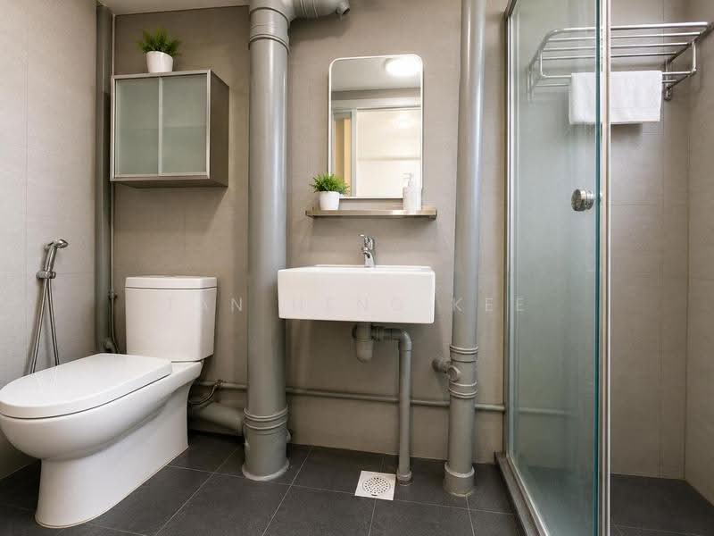 14 Kampong Arang Road, 14 Kampong Arang Road, East Coast / Marine Parade, 2 Bedrooms, 1,152 sqft, HDB Flat For Sale, by Tan Heng Kee, 500280724 - Bathroom - PropertyGuru.com.sg
