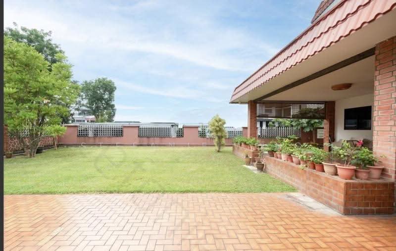 Shamrock Park, 17 Namly Place, Tanglin / Holland / Bukit Timah, 4 Bedrooms, 2,500 sqft, Semi-Detached House For Sale, by Stefanie Wong, 500280733 - Exterior - PropertyGuru.com.sg