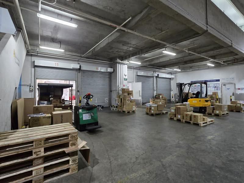 7 Buroh Lane, Boon Lay / Jurong / Tuas, 6,861 sqft, Factory / Workshop (B2) For Rent, by Christopher Kwek, 500280742 - Loading Bay - CommercialGuru.com.sg
