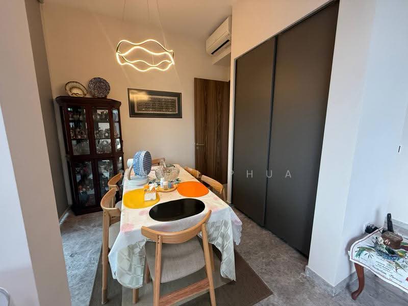 Parc Komo, 967 Upper Changi Road North, Changi Airport / Changi Village, 5 Bedrooms, 1,808 sqft, Condominium For Sale, by Samuel Phua, 500280757 - Dining Room - PropertyGuru.com.sg