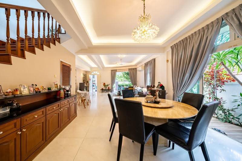 Serangoon Garden Estate, Chartwell Drive, Hougang / Punggol / Sengkang, 6 Bedrooms, 4,000 sqft, Semi-Detached House For Sale, by Isaac Tan, 500280760 - Living Room - PropertyGuru.com.sg