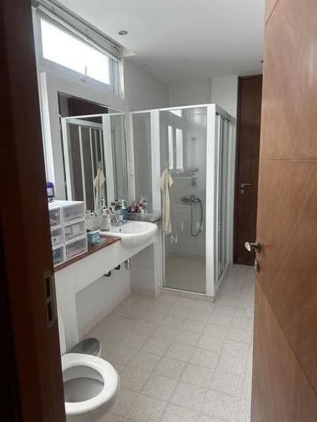 29 Boscombe Road, Boscombe Road, East Coast / Marine Parade, 6 Bedrooms, 5,500 sqft, Cluster House For Rent, by Angeline Tan, 500280764 - Bathroom - PropertyGuru.com.sg