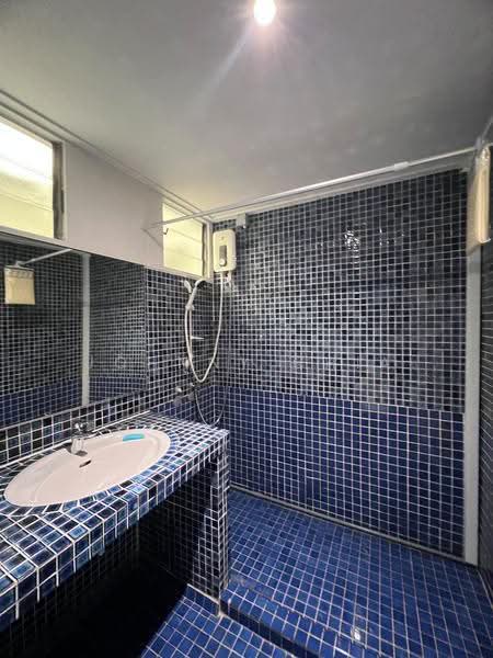 Chancery Court, 36A Dunearn Road, Newton / Novena, 3 Bedrooms, 2,270 sqft, Condominium For Rent, by Johnny Chia, 500280781 - Bathroom - PropertyGuru.com.sg