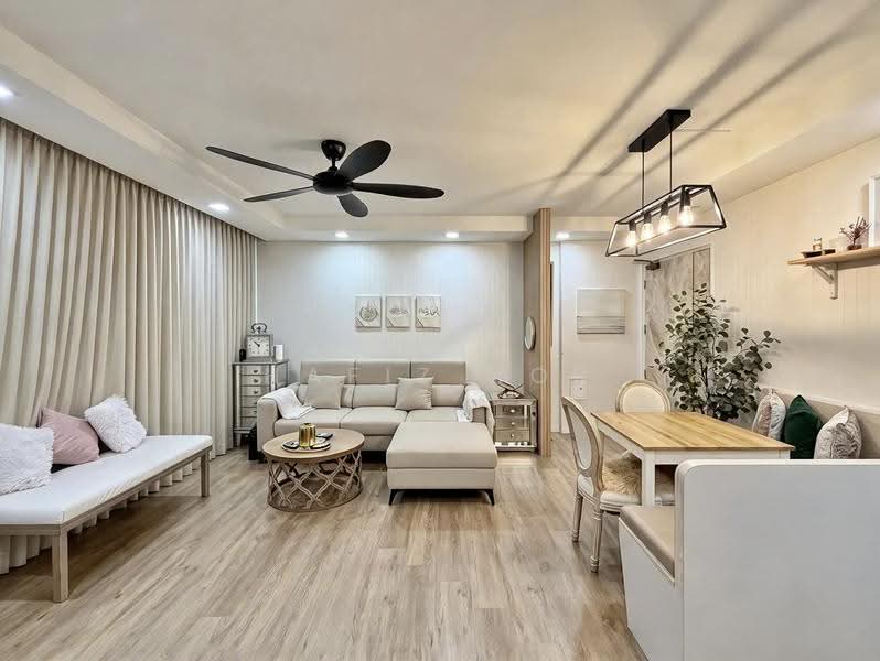 127D Kim Tian Road, 127D Kim Tian Road, Alexandra / Commonwealth, 3 Bedrooms, 1,001 sqft, HDB Flat For Sale, by Hafiz Nor, 500280785 - Living Room - PropertyGuru.com.sg