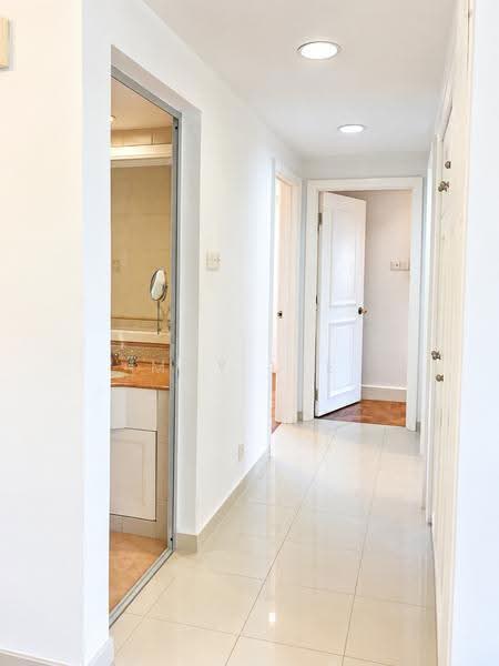 Parkview Apartments, 1 Bukit Batok Street 25, Dairy Farm / Bukit Panjang / Choa Chu Kang, 3 Bedrooms, 1,119 sqft, Apartment For Sale, by May Lee, 500280800 - Corridor - PropertyGuru.com.sg
