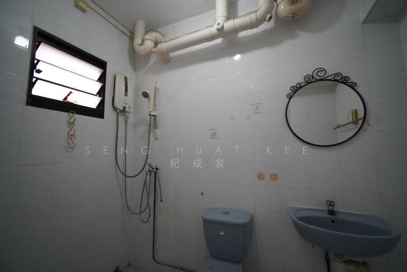 484D Choa Chu Kang Avenue 5, 484D Choa Chu Kang Avenue 5, Dairy Farm / Bukit Panjang / Choa Chu Kang, 3 Bedrooms, 1,087 sqft, HDB Flat For Sale, by Seng Huat Kee 纪成发, 500280817 - Bathroom - PropertyGuru.com.sg